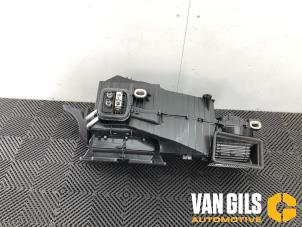 Gebruikte Chaufagebak Mercedes A (W176) 1.5 A-180 CDI, A-180d 16V Prijs € 175,00 Margeregeling aangeboden door Van Gils Automotive