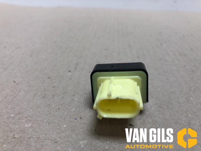 Gebruikte Sensor Airbag Suzuki Celerio (LF) 1.0 12V Dualjet Prijs € 23,00 Margeregeling aangeboden door Van Gils Automotive