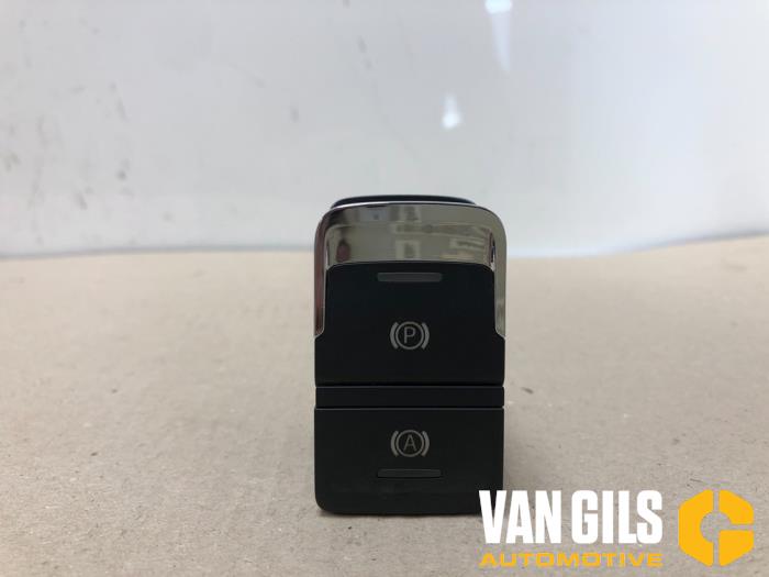 Gebruikte Schakelaar handrem Seat Leon (5FB) 1.5 TSI 16V Prijs € 29,99 Margeregeling aangeboden door Van Gils Automotive