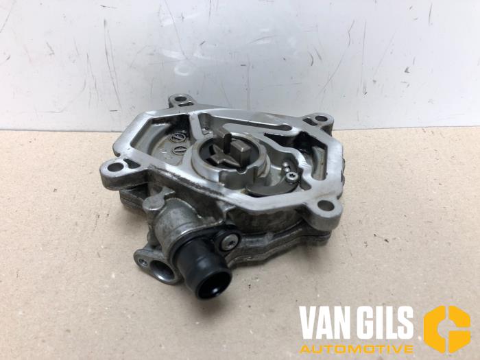 Gebruikte Vacuumpomp (Benzine) Mercedes A (W176) 2.0 A-45 AMG Turbo 16V 4-Matic Prijs € 125,00 Margeregeling aangeboden door Van Gils Automotive