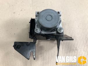 Gebruikte ABS Pomp Dacia Logan MCV (KS) 1.6 16V Prijs op aanvraag aangeboden door Van Gils Automotive