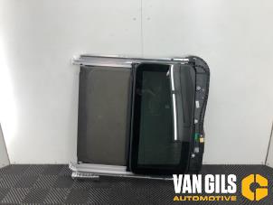 Gebruikte Panoramadak Kia Stonic (YB) 1.0i T-GDi 12V Eco-Dynamics+ Prijs € 749,99 Margeregeling aangeboden door Van Gils Automotive