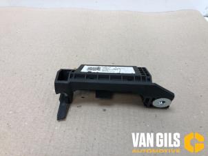 Gebruikte Antenne Versterker Lynk &amp; Co 01 1.5 PHEV Prijs € 84,69 Inclusief btw aangeboden door Van Gils Automotive