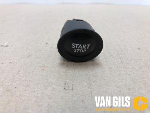 Gebruikte Start/Stop schakelaar Renault Megane II (BM/CM) 1.4 16V 98 Prijs € 30,00 Margeregeling aangeboden door Van Gils Automotive