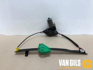 Gebruikte Raammechaniek 2Deurs links-voor Ford Ka I 1.3i Prijs € 45,00 Margeregeling aangeboden door Van Gils Automotive