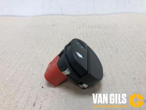 Gebruikte Raam schakelaar elektrisch Ford Ka I 1.3i Prijs € 30,00 Margeregeling aangeboden door Van Gils Automotive