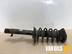 Gebruikte Mac Phersonpoot rechts-voor Landrover Freelander II 2.2 td4 16V Prijs op aanvraag aangeboden door Van Gils Automotive