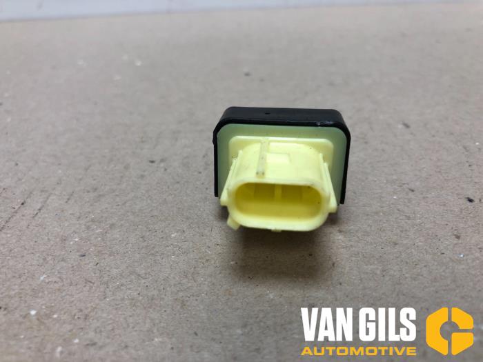 Gebruikte Sensor Airbag Suzuki Celerio (LF) 1.0 12V Dualjet Prijs op aanvraag aangeboden door Van Gils Automotive