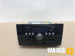 Gebruikte Radio CD Speler Suzuki Swift (ZA/ZC/ZD1/2/3/9) 1.3 VVT 16V Prijs op aanvraag aangeboden door Van Gils Automotive