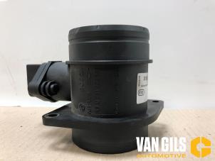 Gebruikte Luchtmassameter Volkswagen Caddy III (2KA,2KH,2CA,2CH) 1.9 TDI Prijs € 30,00 Margeregeling aangeboden door Van Gils Automotive