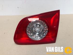 Gebruikte Achterlicht rechts Volkswagen Passat Variant (3C5) 2.0 FSI 16V Prijs € 45,00 Margeregeling aangeboden door Van Gils Automotive