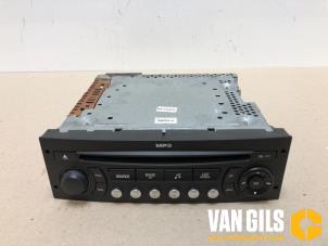 Gebruikte Radio CD Speler Peugeot 207/207+ (WA/WC/WM) 1.4 16V VTi Prijs op aanvraag aangeboden door Van Gils Automotive