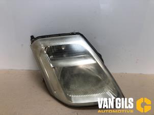 Gebruikte Koplamp rechts Citroen C2 (JM) 1.4 Prijs € 65,00 Margeregeling aangeboden door Van Gils Automotive