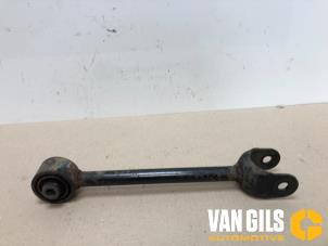 Gebruikte Draagarm rechts-achter Toyota C-HR (X1,X5) 1.8 16V Hybrid Prijs op aanvraag aangeboden door Van Gils Automotive