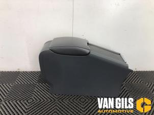 Gebruikte Middenconsoles Volvo V60 I (FW/GW) 2.4 D5 20V Autom. Prijs op aanvraag aangeboden door Van Gils Automotive