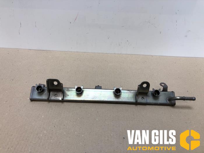 Gebruikte Injector brug Suzuki Swift (ZA/ZC/ZD1/2/3/9) 1.3 VVT 16V Prijs € 30,00 Margeregeling aangeboden door Van Gils Automotive
