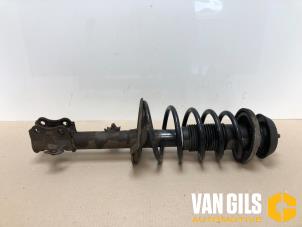 Gebruikte Schokdemperpoot links-voor Suzuki Swift (ZA/ZC/ZD1/2/3/9) 1.3 VVT 16V Prijs € 75,00 Margeregeling aangeboden door Van Gils Automotive