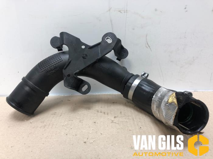 Gebruikte Intercooler Slang Renault Captur I (2R) 0.9 Energy TCE 12V Prijs op aanvraag aangeboden door Van Gils Automotive
