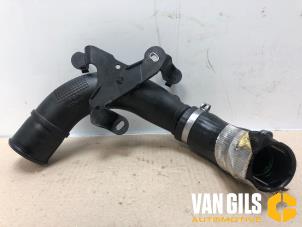 Gebruikte Intercooler Slang Renault Captur (2R) 0.9 Energy TCE 12V Prijs op aanvraag aangeboden door Van Gils Automotive