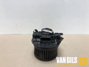 Gebruikte Kachel Ventilatiemotor Citroen C2 (JM) 1.4 Prijs € 45,00 Margeregeling aangeboden door Van Gils Automotive