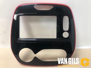 Gebruikte Dashboard sierlijst Renault Captur (2R) 0.9 Energy TCE 12V Prijs op aanvraag aangeboden door Van Gils Automotive