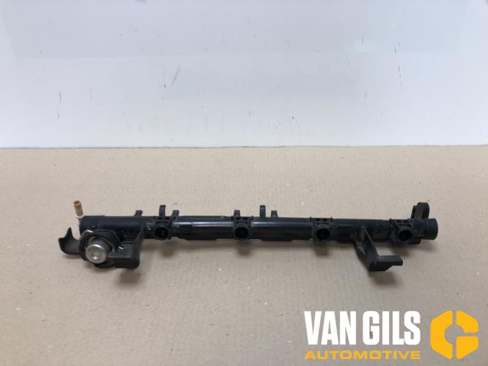 Gebruikte Injector brug Ford Focus 2 1.4 16V Prijs € 30,00 Margeregeling aangeboden door Van Gils Automotive