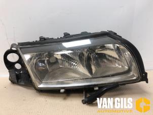 Gebruikte Koplamp rechts Volvo S80 (TR/TS) 2.4 SE 20V 170 Prijs € 65,00 Margeregeling aangeboden door Van Gils Automotive