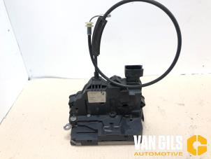 Gebruikte Slotmechaniek Portier 4Deurs links-achter Fiat Punto Evo (199) 1.3 JTD Multijet 85 16V Euro 5 Prijs € 45,00 Margeregeling aangeboden door Van Gils Automotive