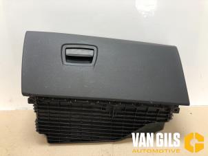 Gebruikte Dashboardkastje BMW 5 serie Touring (F11) 535i 24V TwinPower Turbo Prijs € 45,00 Margeregeling aangeboden door Van Gils Automotive