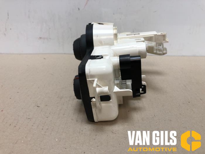 Kachel Bedieningspaneel van een Renault Modus/Grand Modus (JP) 1.4 16V 2004