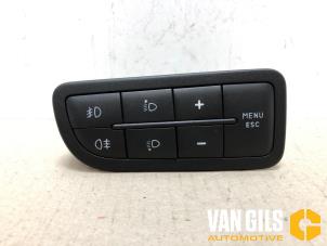 Gebruikte Licht Schakelaar Fiat Grande Punto (199) 1.4 16V Prijs € 30,00 Margeregeling aangeboden door Van Gils Automotive