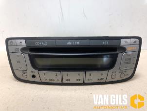 Gebruikte Radio CD Speler Peugeot 107 1.0 12V Prijs € 74,99 Margeregeling aangeboden door Van Gils Automotive