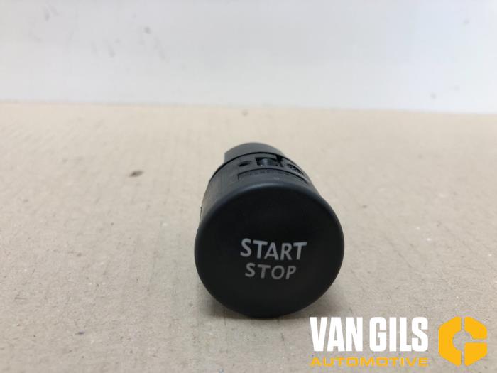 Start/Stop schakelaar van een Renault Clio IV (5R) 1.5 Energy dCi 90 FAP 2013