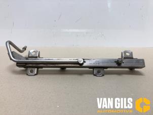 Gebruikte Injector brug BMW 1 serie (E87/87N) 116i 1.6 16V Prijs € 30,00 Margeregeling aangeboden door Van Gils Automotive