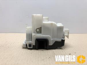 Gebruikte Deurslot Mechaniek 2Deurs links Peugeot Bipper (AA) 1.4 HDi Prijs € 45,00 Margeregeling aangeboden door Van Gils Automotive