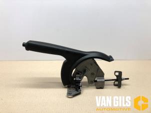 Gebruikte Handremhendel Peugeot 108 1.0 12V Prijs op aanvraag aangeboden door Van Gils Automotive