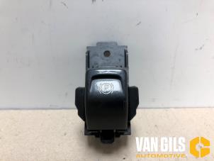 Gebruikte Schakelaar handrem Opel Insignia 2.0 CDTI 16V 140 ecoFLEX Prijs op aanvraag aangeboden door Van Gils Automotive