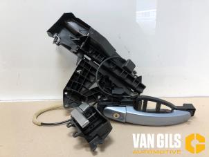Gebruikte Portierslot Mechaniek 4Deurs links-voor Ford Focus 2 2.0 16V Prijs € 50,00 Margeregeling aangeboden door Van Gils Automotive