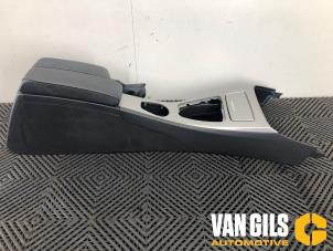 Gebruikte Middenconsoles BMW 3 serie (E90) 318i 16V Prijs € 80,00 Margeregeling aangeboden door Van Gils Automotive