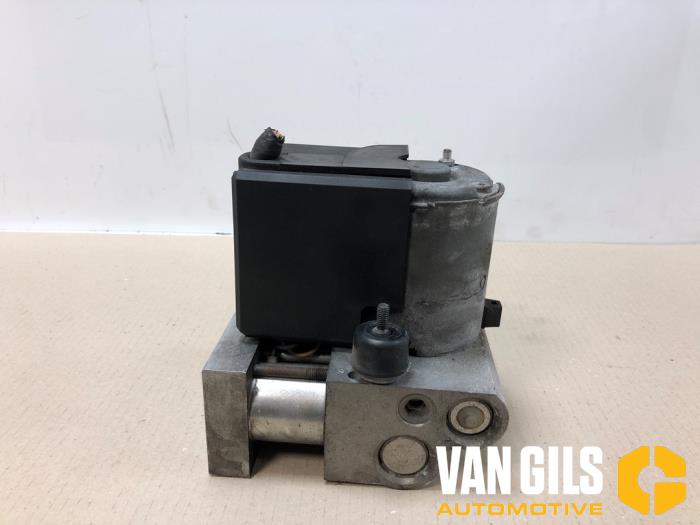 Gebruikte ABS Pomp Volvo 960 I Estate 2.5i 24V Prijs € 25,00 Margeregeling aangeboden door Van Gils Automotive