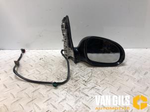 Gebruikte Spiegel Buiten rechts Volkswagen Golf Plus (5M1/1KP) 1.9 TDI 90 Prijs € 50,00 Margeregeling aangeboden door Van Gils Automotive