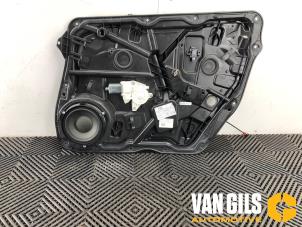 Gebruikte Ruitmechaniek 4Deurs rechts-voor Mercedes GLE AMG Coupe (C292) 5.5 63 S AMG V8 biturbo 32V 4-Matic Prijs € 124,99 Margeregeling aangeboden door Van Gils Automotive