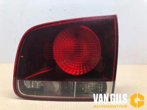Gebruikte Achterlicht rechts Volkswagen Touareg (7LA/7L6) 3.0 TDI V6 24V Prijs € 45,00 Margeregeling aangeboden door Van Gils Automotive