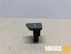 Gebruikte Ruit schakelaar elektrisch Fiat Panda (169) 1.2 Fire Prijs € 40,00 Margeregeling aangeboden door Van Gils Automotive