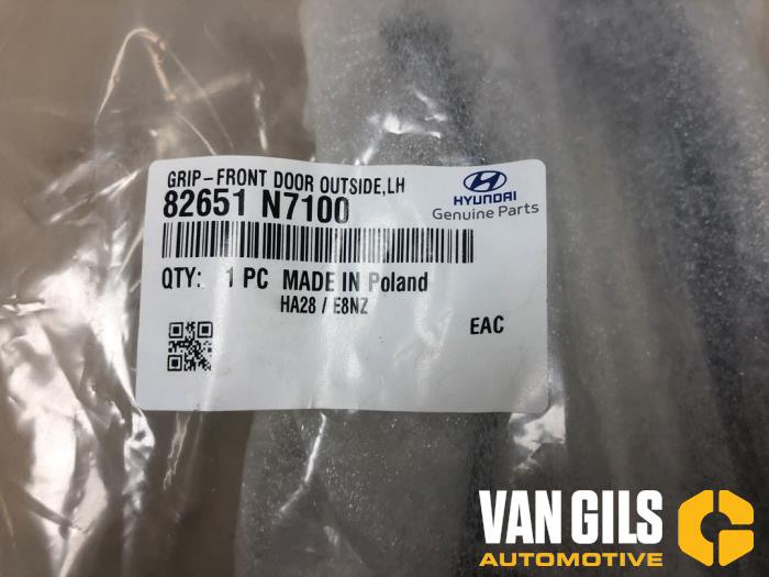 Handgreep van een Hyundai Tucson (NX) 1.6 T-GDI HEV 2023