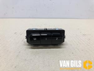 Gebruikte Schakelaar Stoelverstelling Polestar Polestar 2 82kWh Long Range Single Motor Prijs € 199,99 Margeregeling aangeboden door Van Gils Automotive