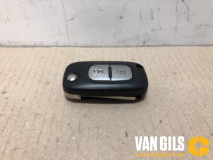 Gebruikte Klapsleutel Renault Clio III (BR/CR) 1.2 16V TCe 100 Prijs op aanvraag aangeboden door Van Gils Automotive