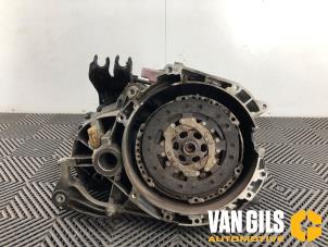 Gebruikte Versnellingsbak Ford Focus C-Max 1.8 16V Prijs € 299,00 Margeregeling aangeboden door Van Gils Automotive