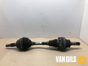 Gebruikte Aandrijfas links-voor Volkswagen Touareg (7LA/7L6) 3.0 TDI V6 24V Prijs € 75,00 Margeregeling aangeboden door Van Gils Automotive