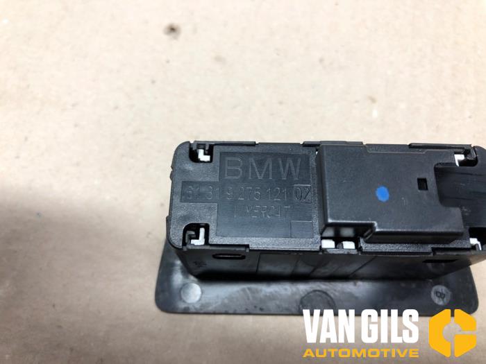 Schakelaar achterklep van een BMW 3 serie Touring (F31) 320i 2.0 16V 2014